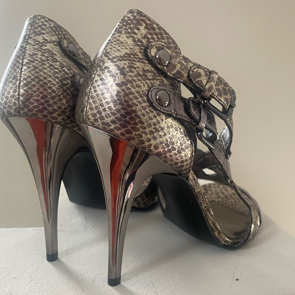 Guess Sandal